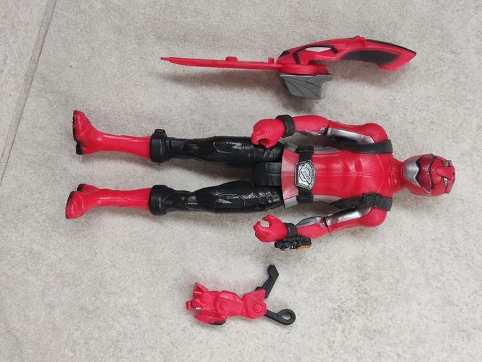 Figurine 1 articulée 15cm Power Ranger