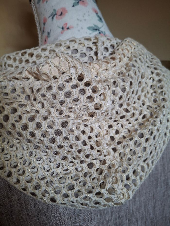 T shirt beige taupe capuche filet neuf - photo numéro 3