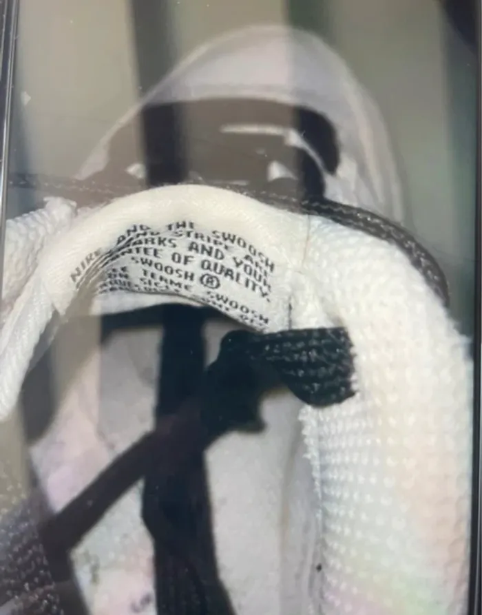 Baskets Nike Air Force 1 Blanches et Noires Pointure 36 - Bon État - photo numéro 5