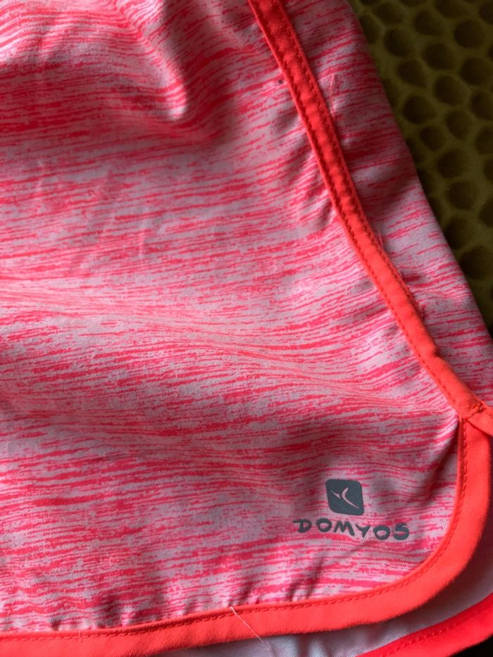 Décathlon short taille 10 ans couleur corail - photo numéro 2