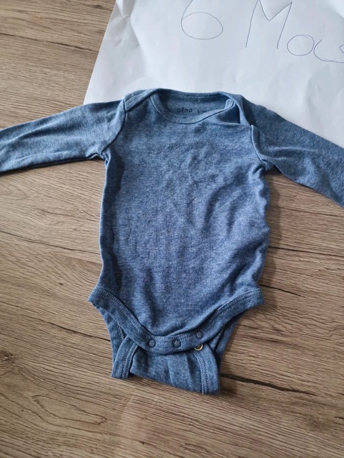 2 bodies - photo numéro 3