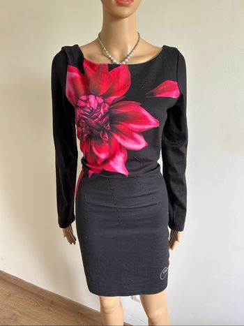 Robe noire et rose à manches longues Desigual taille L bon état