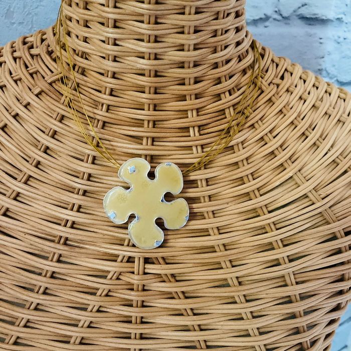 Collier jaune 🌸 - photo numéro 2