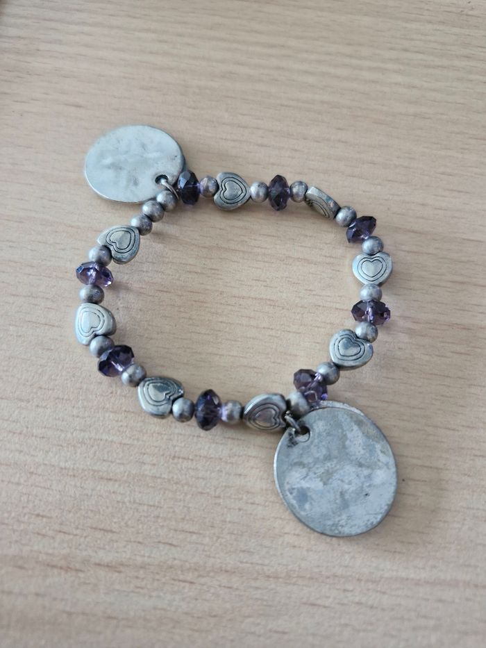 Bracelet fantaisie métal et plastique avec breloques 9 - photo numéro 5