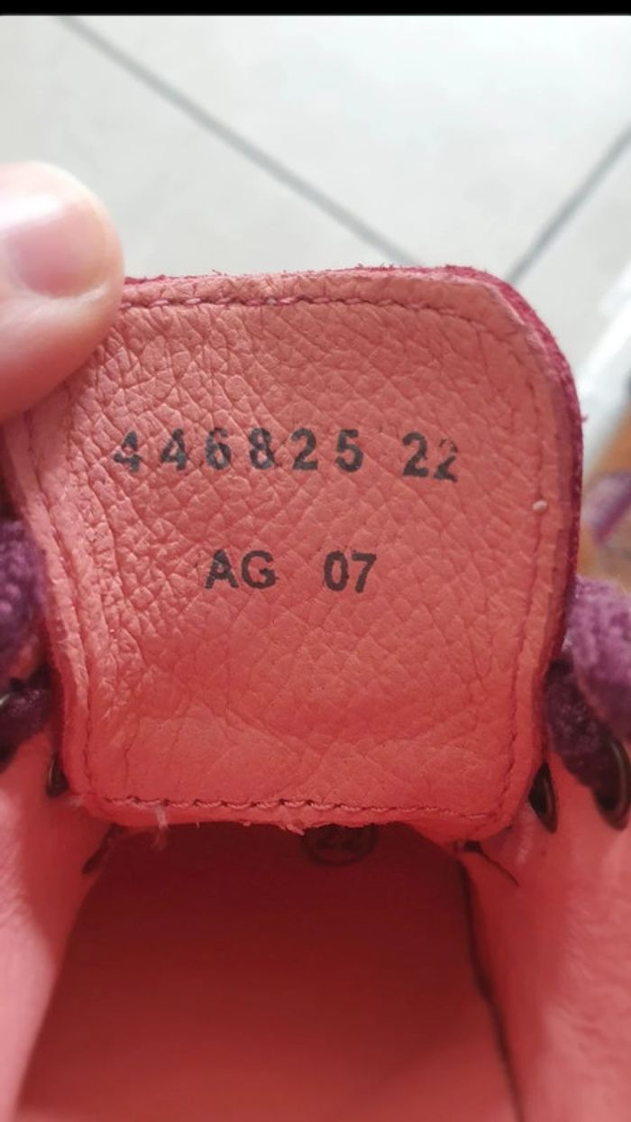 Lot de 2 paires de chaussures pointure 22 - photo numéro 3