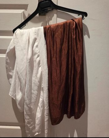 Lot de deux foulard marron et blanc imprime