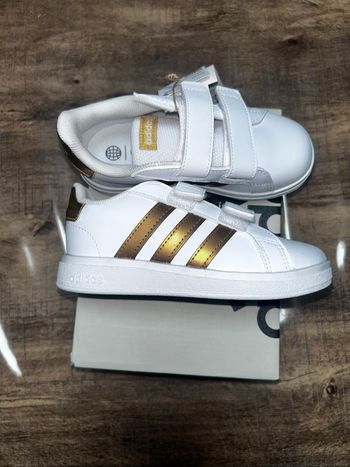 Baskets adidas neuf