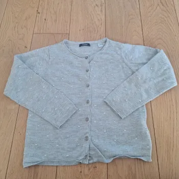 Gilet okaidi gris à pois blancs 8 ans