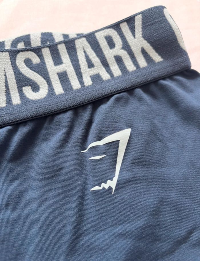 Short Gymshark taille S/36 femme sport fitness bleu marine logo très bon état - photo numéro 3