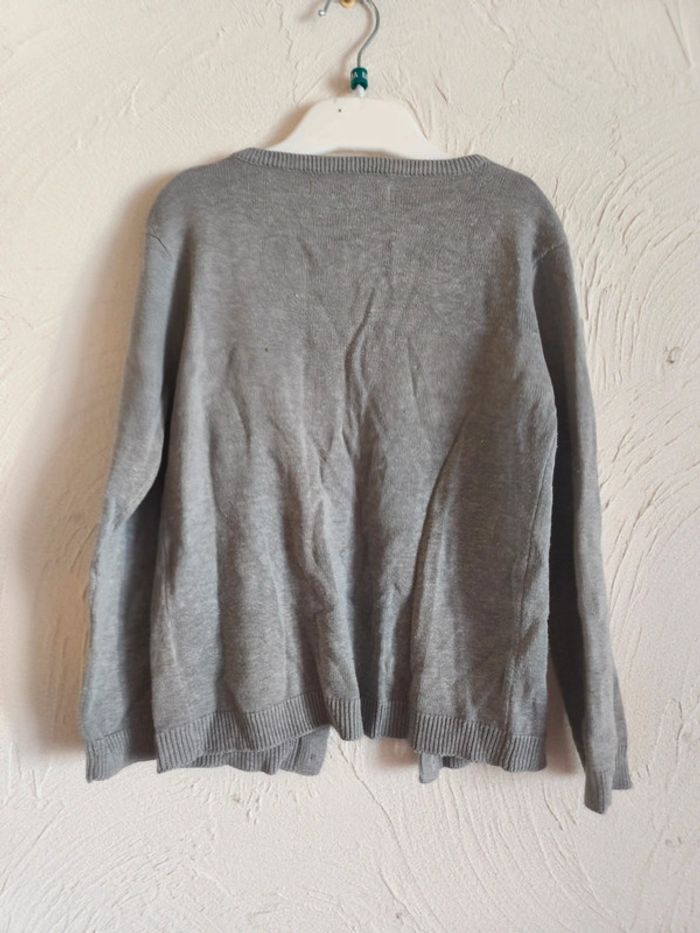Gilet gris avec coeur - photo numéro 3