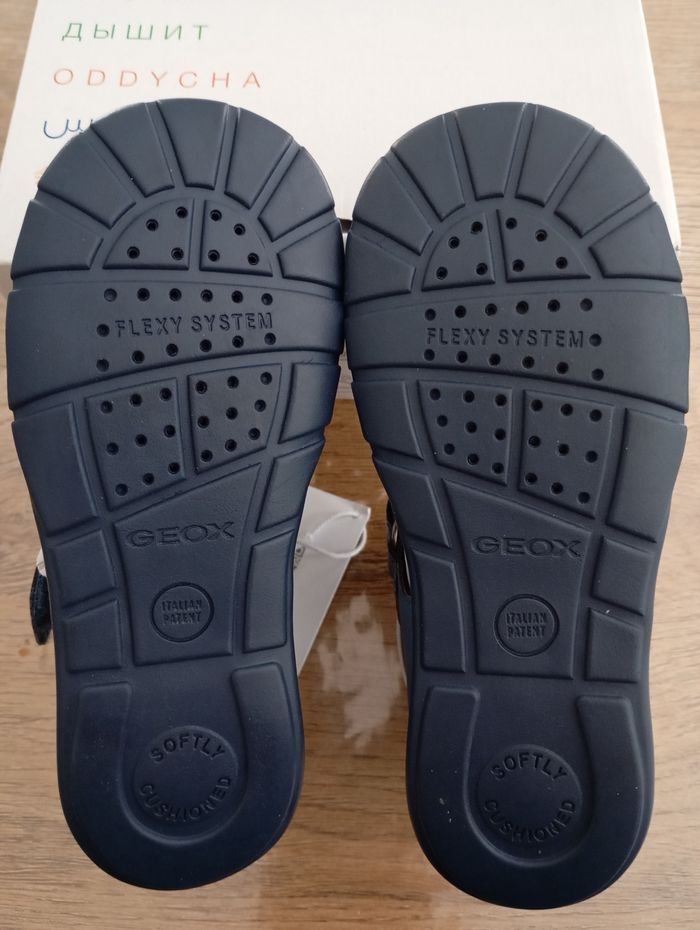 Geox neuves pour garçon en taille 26 - photo numéro 6