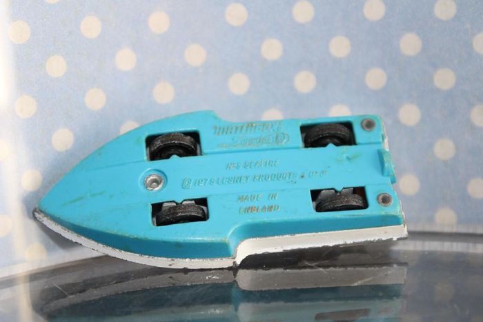 Matchbox canot à moteur miniature - photo numéro 10