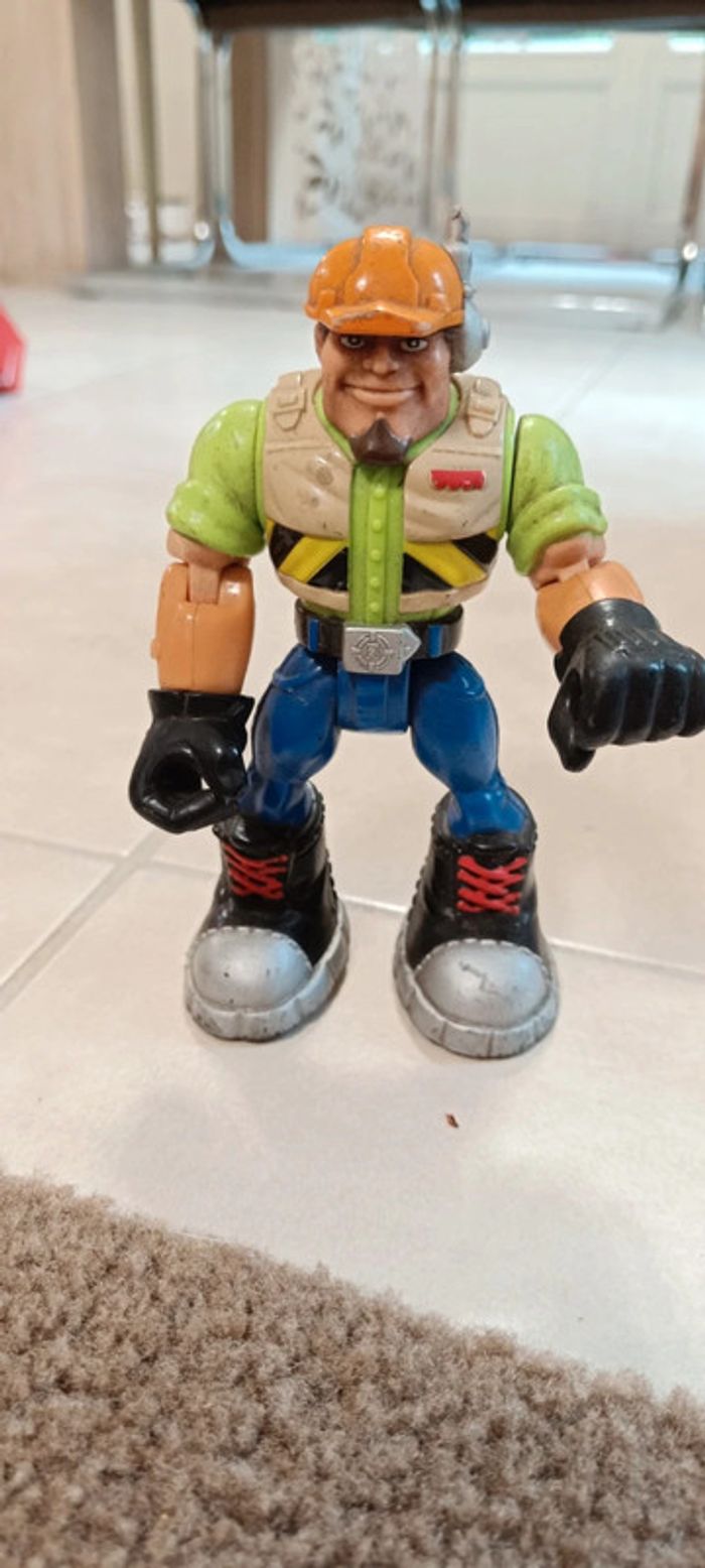 Figurine rescue heroes