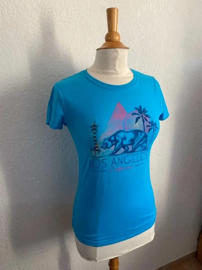 T-shirt neuf  T38 - photo numéro 3