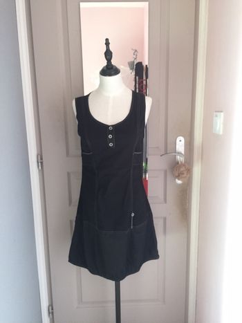 Robe 👗 débardeur noire Ligne à suivre taille XL 4euros