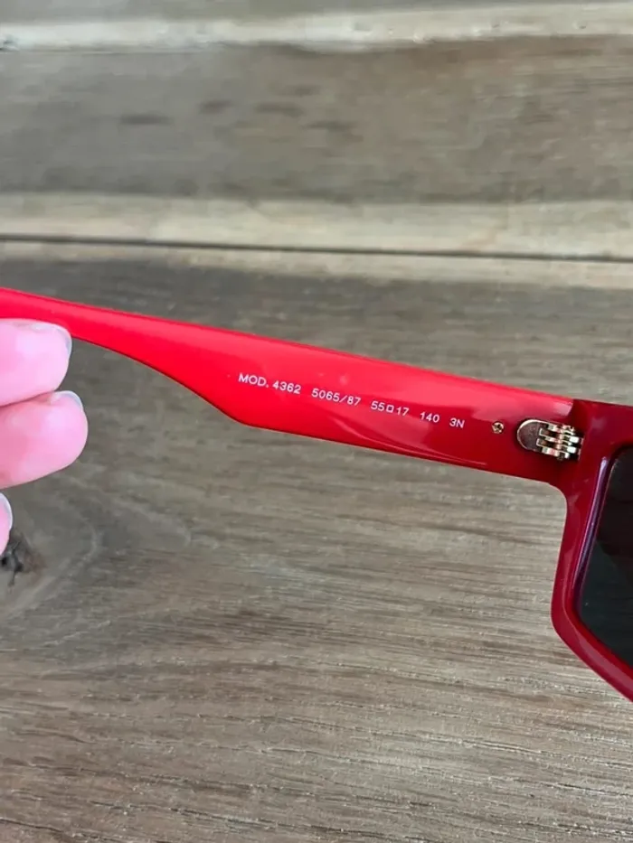 Lunettes de soleil rouges Versace - photo numéro 4