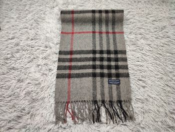 Écharpe Burberry vintage excellent état 90% laine merino 10% cachemire