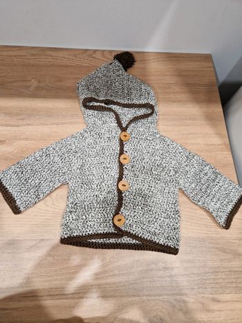 Gilet fait main 6mois