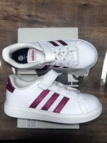 Baskets adidas neuf
