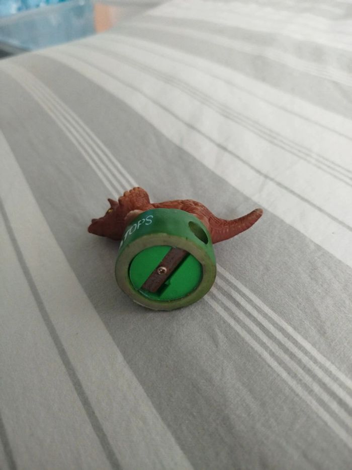 Taille crayon triceratops Flunch - photo numéro 2