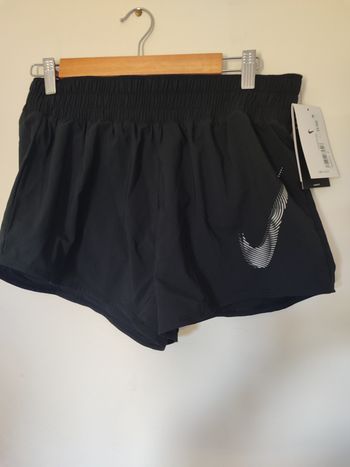Short Nike neuf