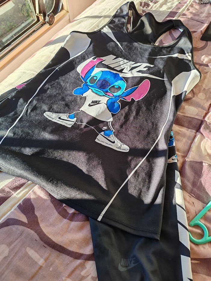 Ensemble pantalon+ débardeur Nike motif Stitch taille 40