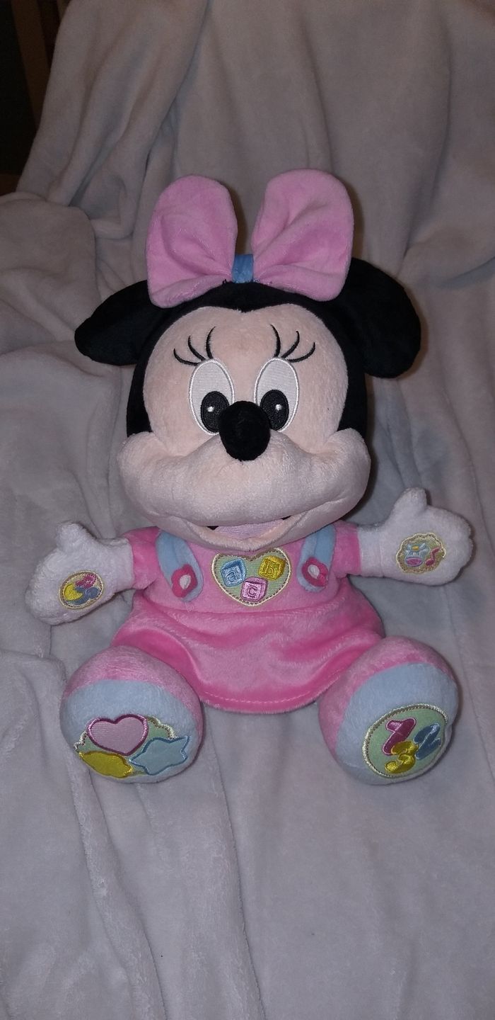 🐭 Joue et apprends avec la peluche baby Minnie