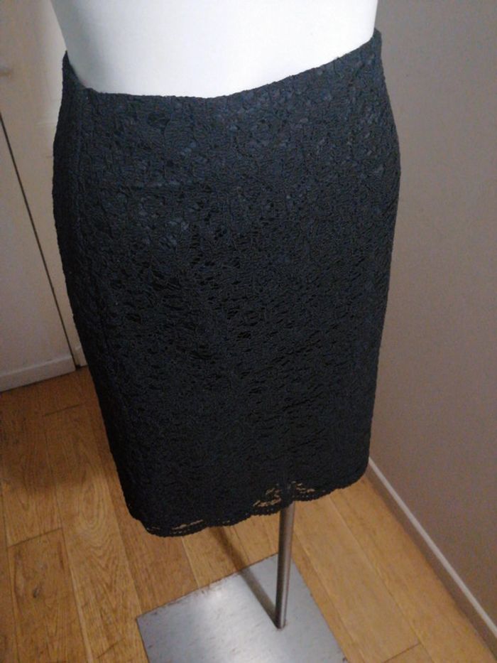 Jupe noire marque caroll Taille 36 - photo numéro 2