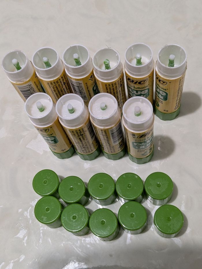 Lot de bâtonnets de colle BIC déjà utilisés. - photo numéro 3