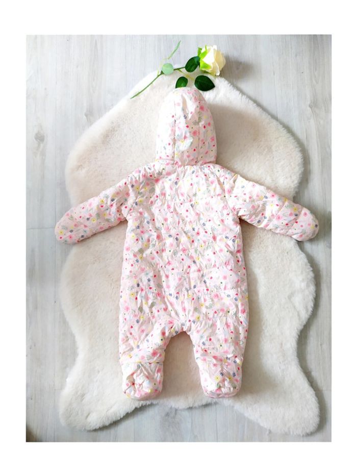 Combinaison pilote bébé Primark 0-3 mois 62 cm  petites fleurs intérieur polaire - photo numéro 3