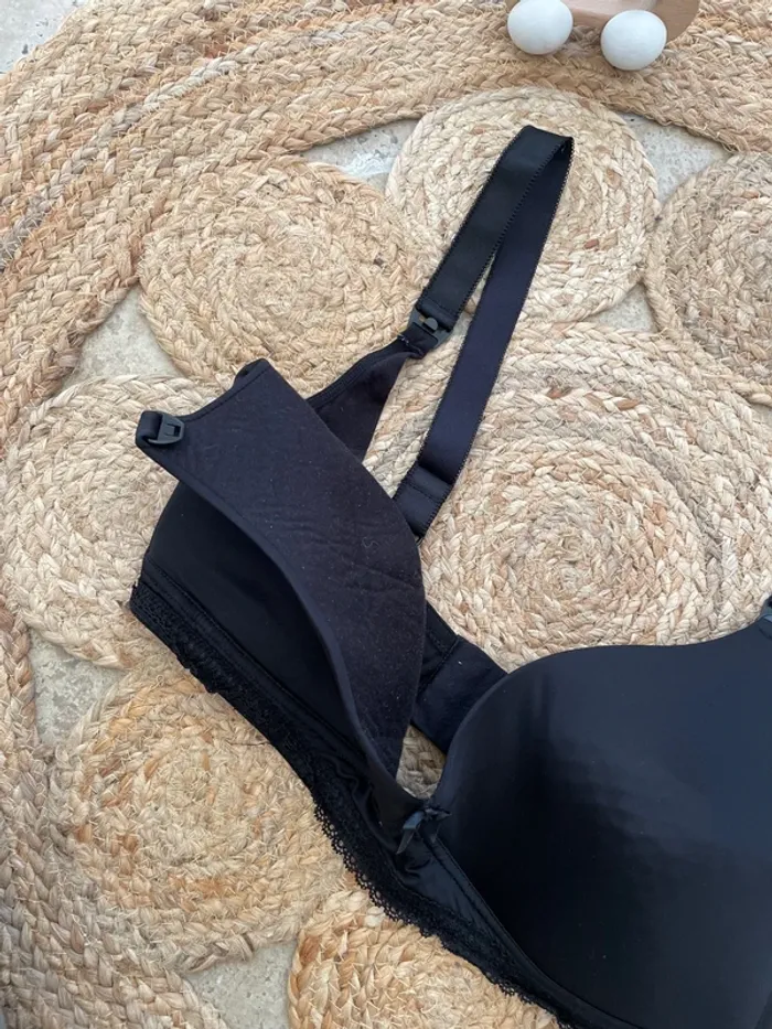 Soutien gorge d’allaitement taille 85E - photo numéro 2