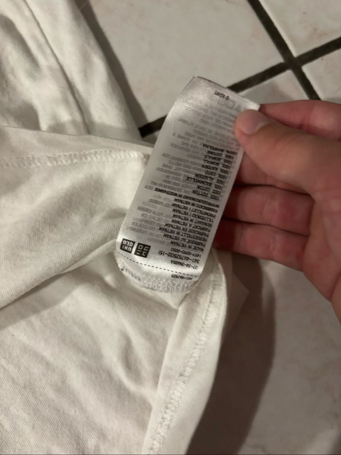 T shirt blanc Kaws X Uniqlo - photo numéro 9