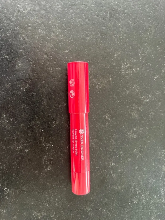 Yves Rocher - Crayon à lèvres éclat Rouge Aquarelle - photo numéro 2