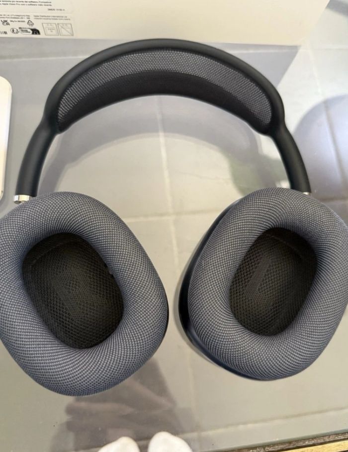 Apple AirPods Max USB-C Minuit Casque Audio Haute Fidélité av Réduction de Bruit - photo numéro 2
