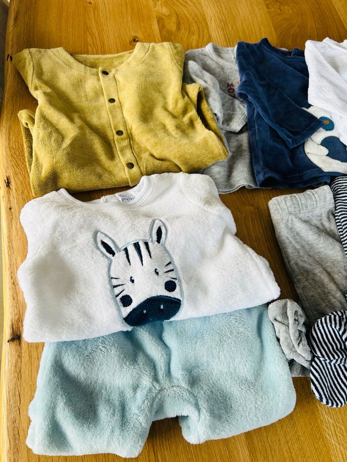 Lot pyjama 6 mois - photo numéro 2