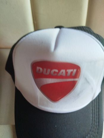 casquette motif ducati neuf
