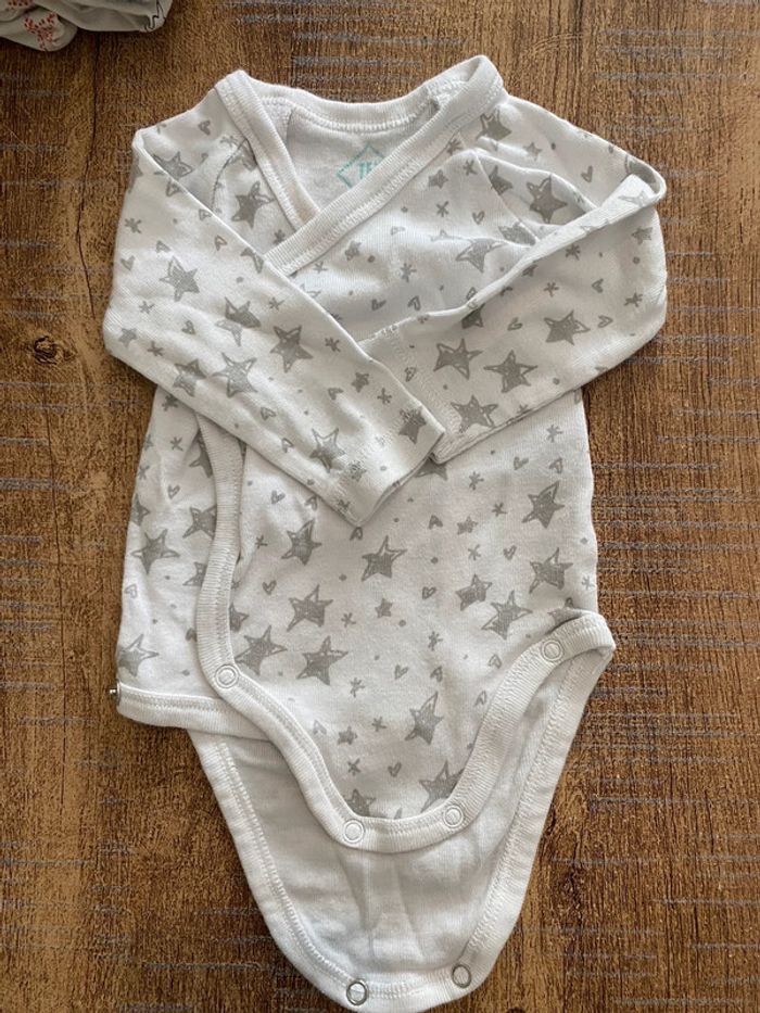 Lot de 3 bodies cache coeur taille 1 mois Tex - photo numéro 2