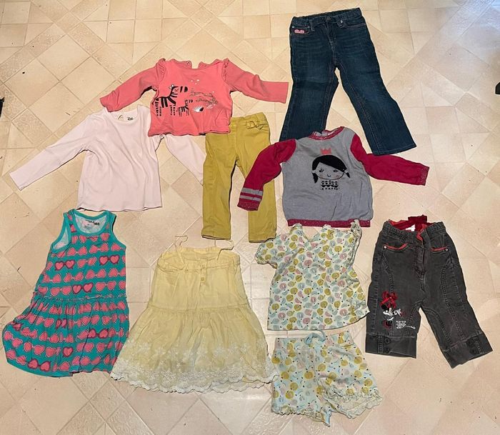 Lots vêtements fille 24 mois