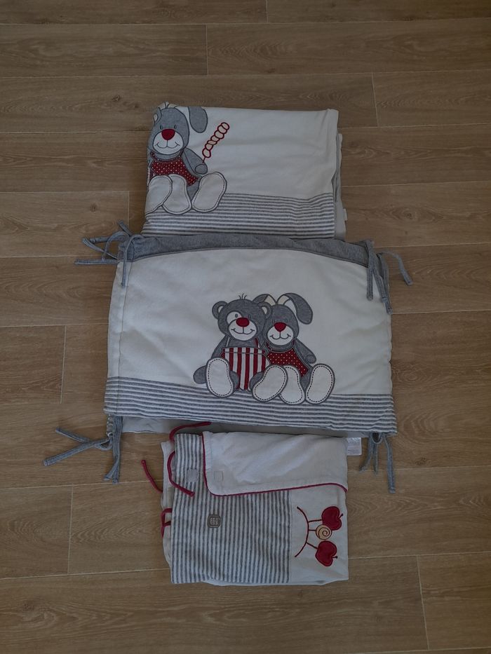 Lot pour lit bébé