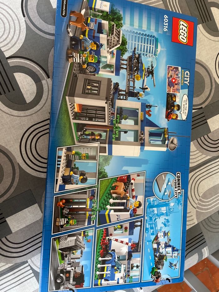 Lego City 60316 commissariat - photo numéro 2