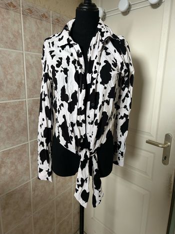 Chemise noire et blanche