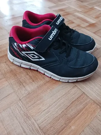 Paire de baskets Umbro garçon