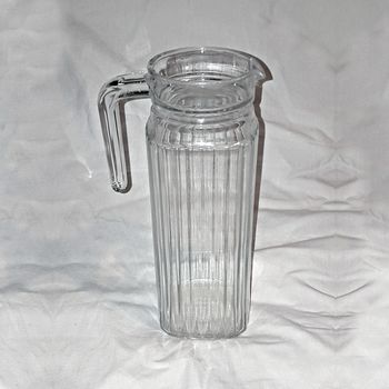Carafe d'eau, verre épais, transparent