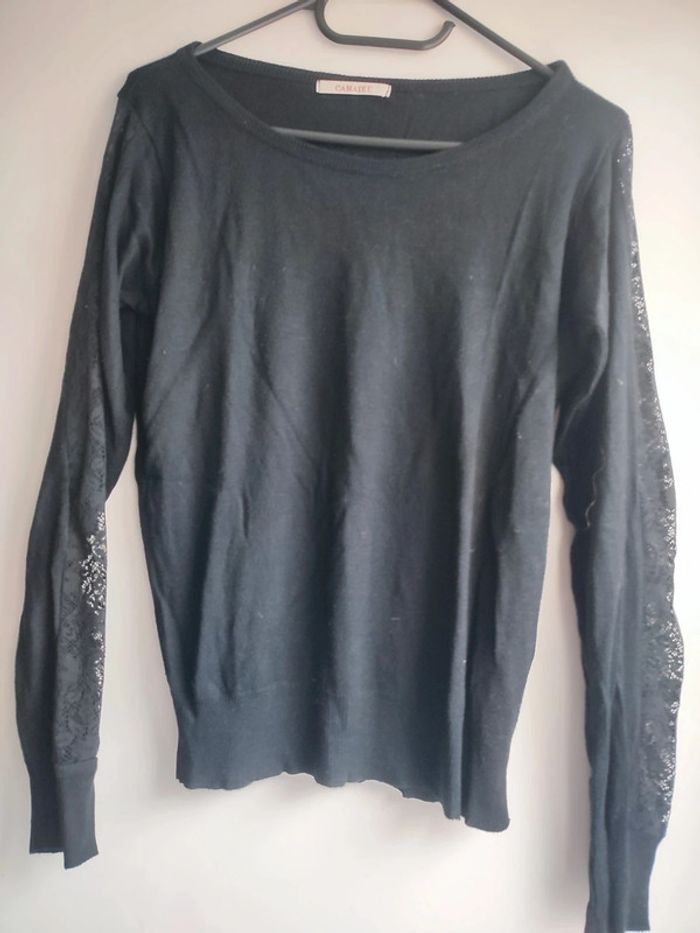 Pull noir dentelle