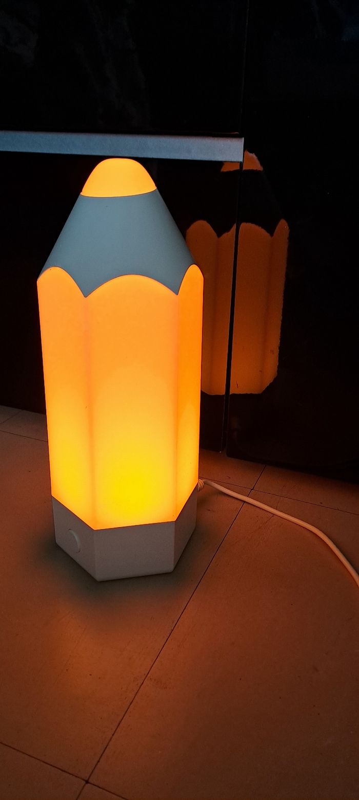 Lampe avec plusieurs teintes - photo numéro 7