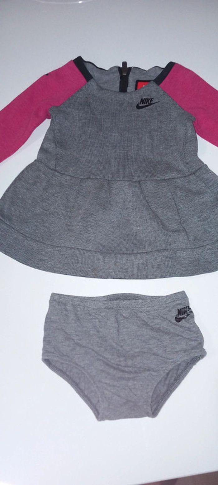 Robe nike