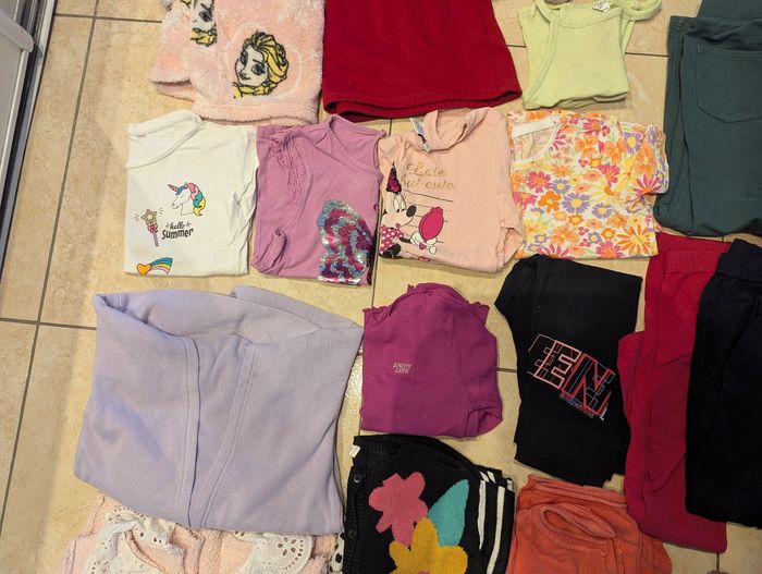 Lot vêtements fille 6 ans - photo numéro 4