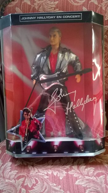 poupée johnny Hallyday en concert 1995 Mattel