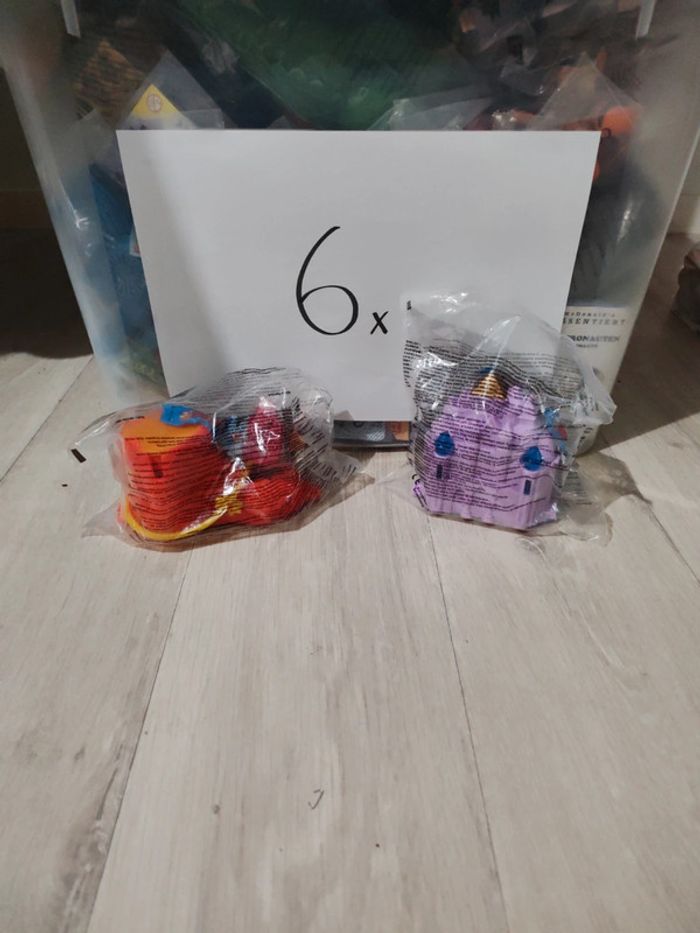 Figurine Disneyland paris x2