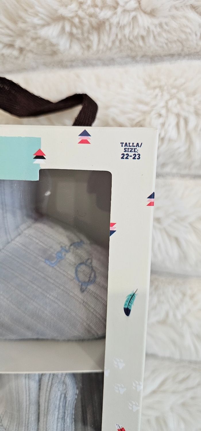 Magnifique chaussons fourrés bleu taille 22-23 Neufs - photo numéro 9